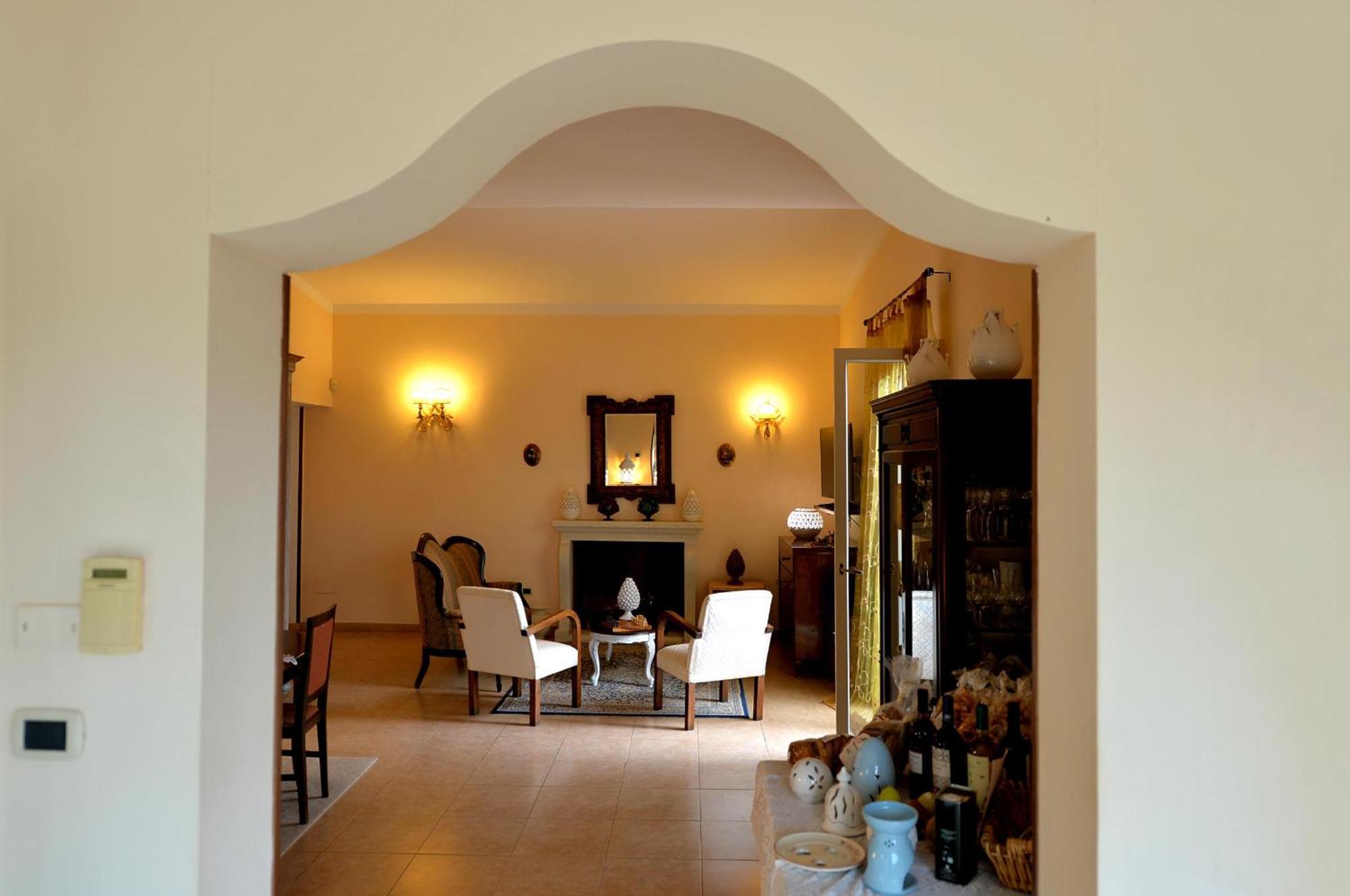 Villa Carola Галиполи Екстериор снимка